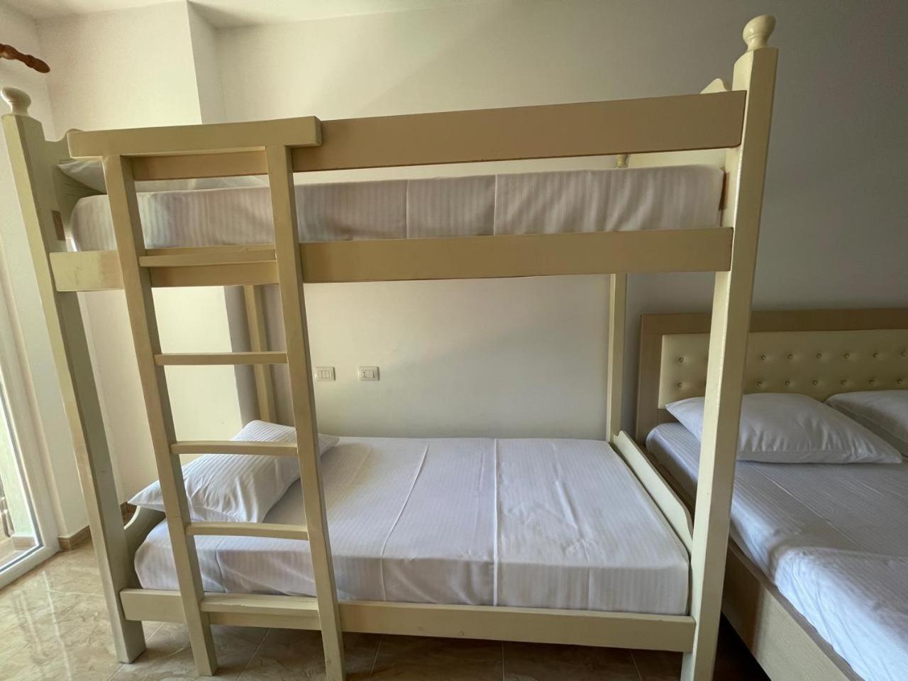 Low Cost Banesa Kosovare Shëngjin エクステリア 写真